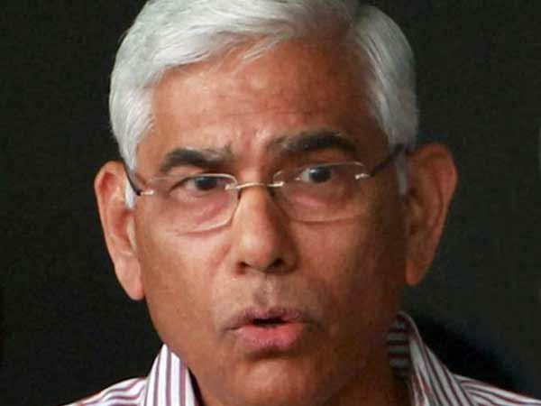 வினோத் ராய் மீது பாய்ச்சல் 