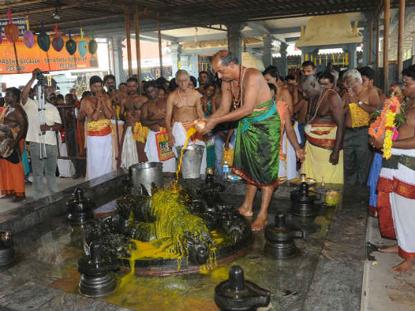 குடியிருக்க வீடு