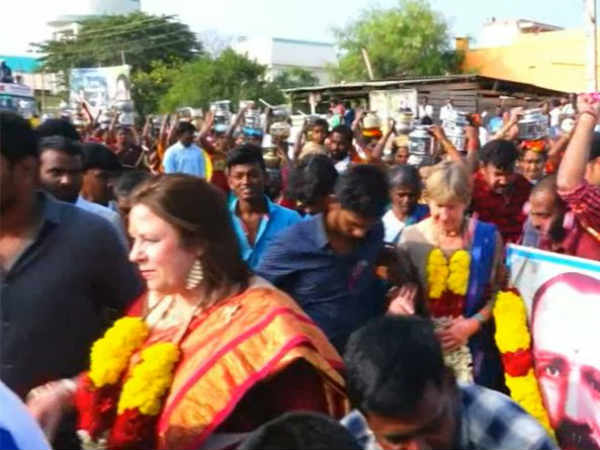 பென்னிகுவிக் உறவினர்கள் 
