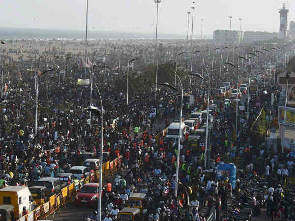 கோலாகல ஜல்லிக்கட்டு 