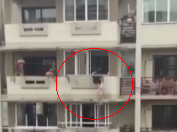 தொங்கிய குழந்தை 