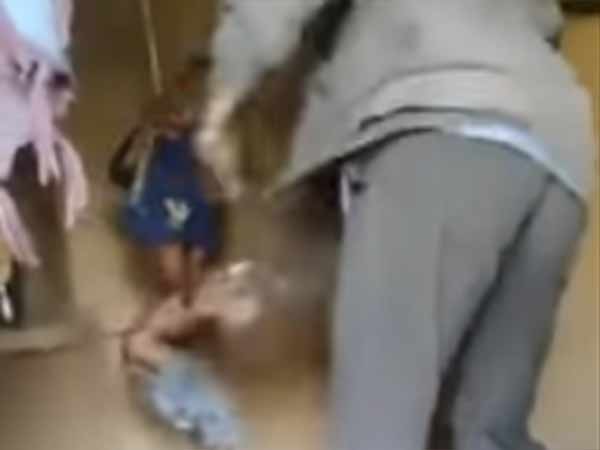 கயிறில் தொங்கவிடப்பட்ட மகன் 
