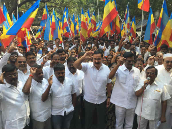 பாமக தொண்டர்கள் முழக்கம்