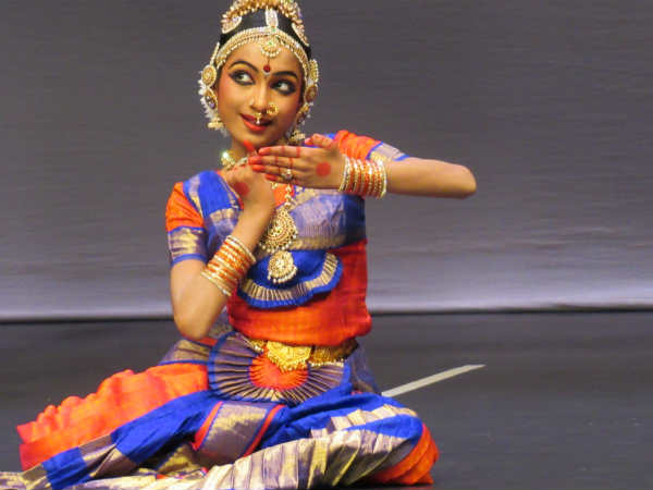 The Bharatanatriyam debuts of the Tamil student in Dubai was greatly impressed the audience The Bharatanatriyam debuts of the Tamil student in Dubai was greatly impressed the audience