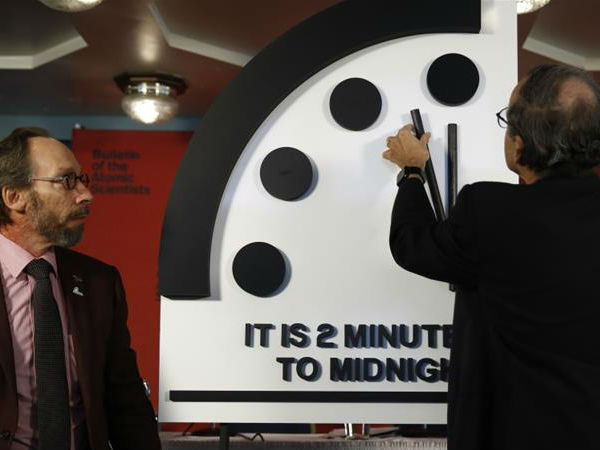 விஞ்ஞானிகள் ஆலோசனை விஞ்ஞானிகள் ஆலோசனை