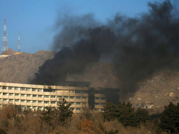 உள்ளே சென்றனர் 