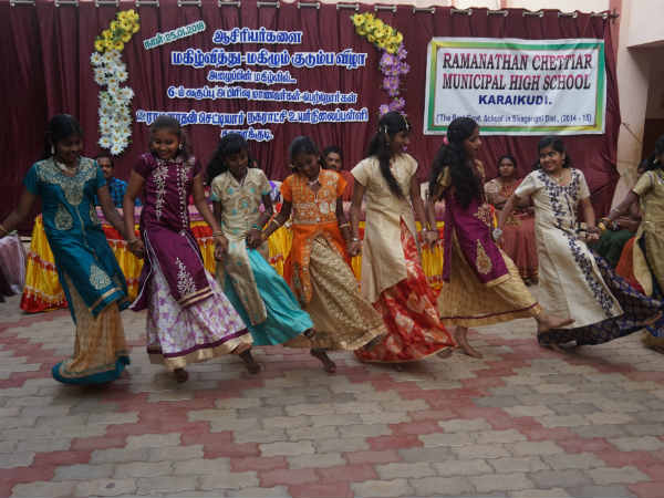 நடன நிகழ்ச்சி, பாட்டுக்குப் பாட்டு 