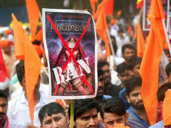 பேருந்து தாக்குதல் 