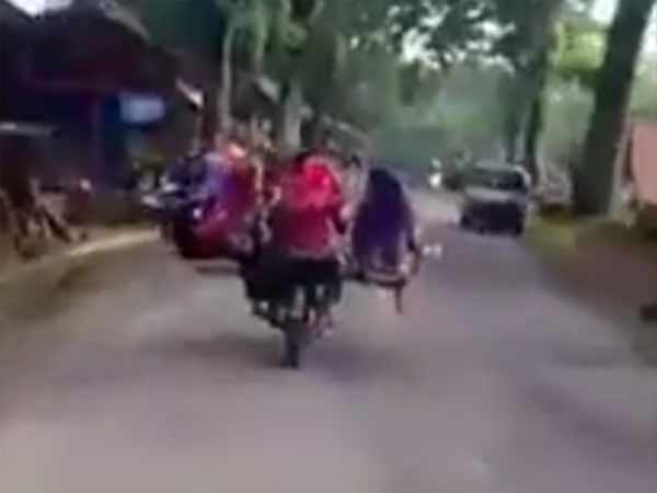 தீயாக பரவும் வீடியோ 