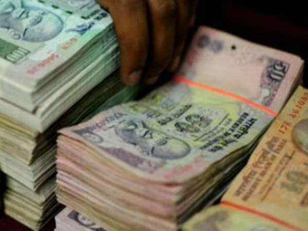 ரூ. 3 கோடி சுருட்டிய நபர் ரூ. 3 கோடி சுருட்டிய நபர்