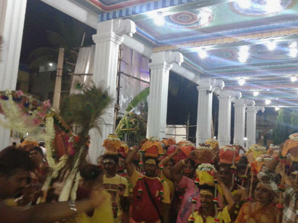 நடை சாத்தப்படும் 