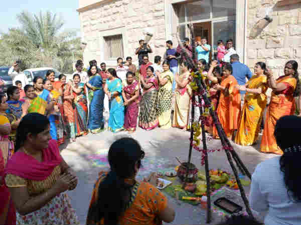 கொண்டாடி மகிழ்ந்த குடும்பங்கள் கொண்டாடி மகிழ்ந்த குடும்பங்கள்