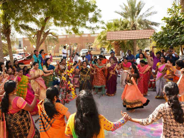 அறுசுவை உணவுடன்.. அறுசுவை உணவுடன்..