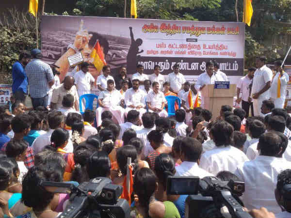 Sarathkumar conducts protest against bus fare hike Sarathkumar conducts protest against bus fare hike