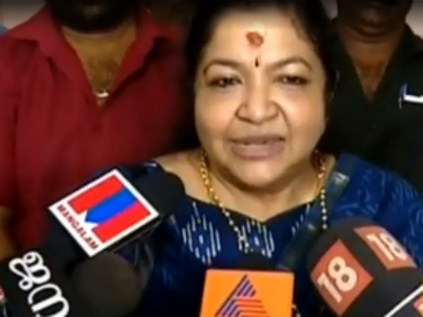 Singer Chitra makes maiden visit to Sabarimalai Ayyappan Temple 