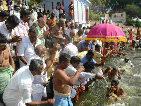 பக்தர்கள் பங்கேற்பு பக்தர்கள் பங்கேற்பு