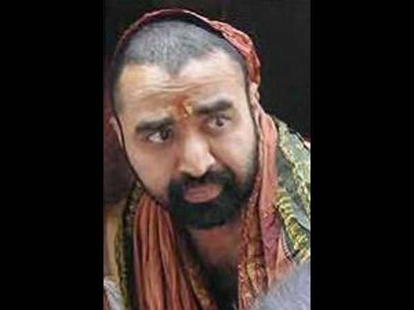 முடங்கி கிடக்கும் விஜயேந்திரர் 