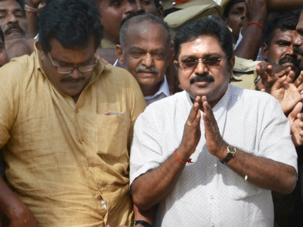 எகோ செய்யும் விசுவாசிகள் 