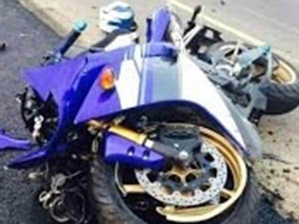 A youth stuck in a lorry died on the spot after chasing the police in Chennai A youth stuck in a lorry died on the spot after chasing the police in Chennai
