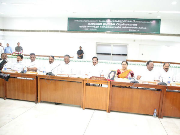 எச்சரிக்கையுடன் செயல்பட வேண்டும் 