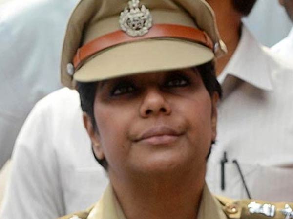  அம்மா என்று கூறிய கோஷ் 