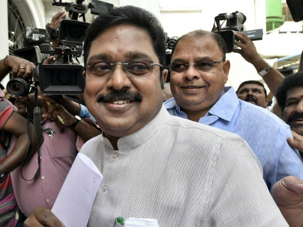 சசி முதல்வராக முடியும் சசி முதல்வராக முடியும்