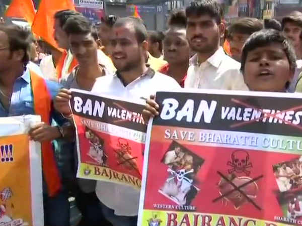 காதலர் தினத்துக்கு எதிர்ப்பு 