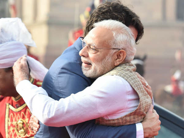 மோடி வரவேற்பு 