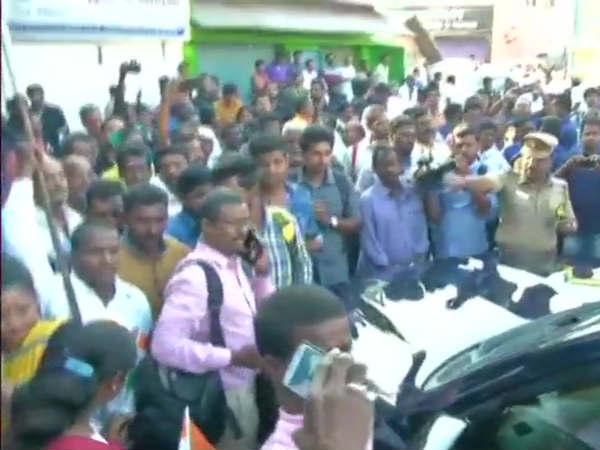 மையம் கொண்ட கமல் 