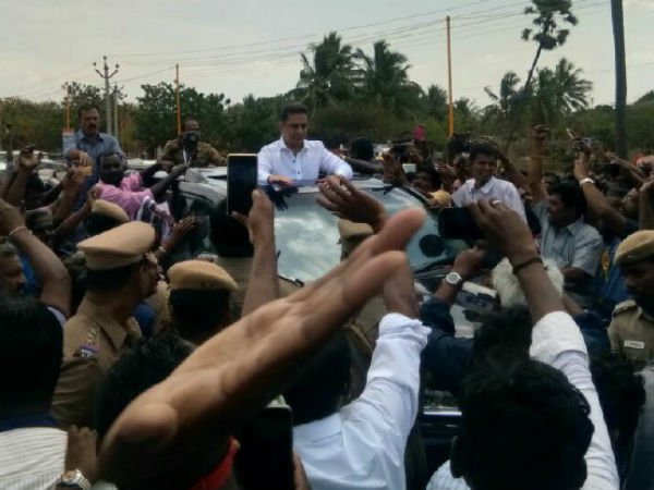 கலாமுக்கு மரியாதை 