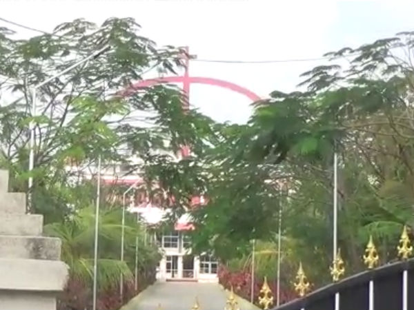 லாக்கர் அமைப்பில் பிணவறை 