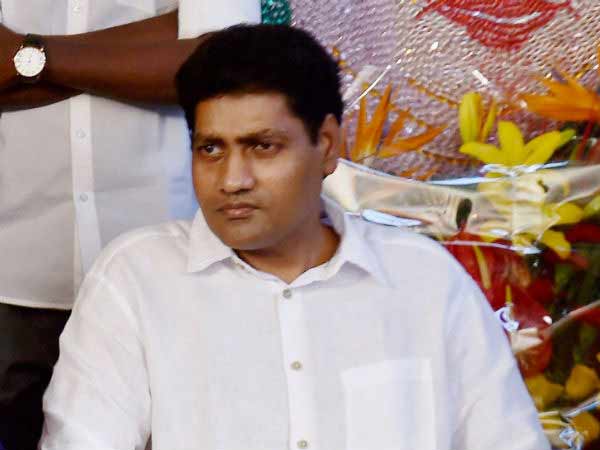 தீபா மாதவனின் நாடகம் 