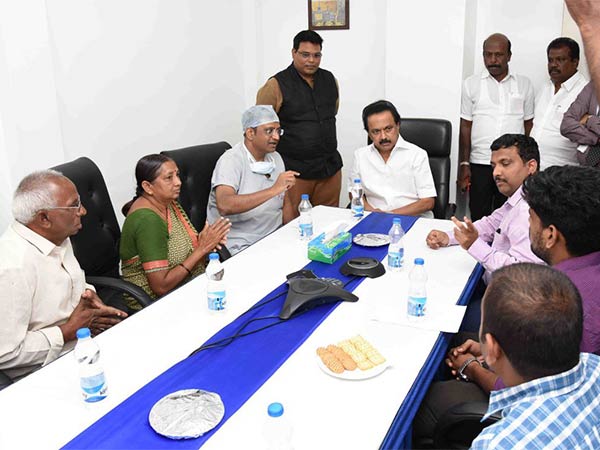 MK Stalin meets IT worker Lavanya who was attacked by robbers 