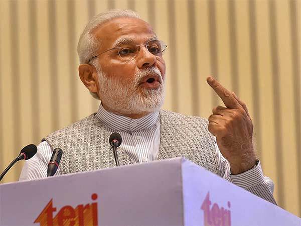 வாய்திறந்த மோடி 