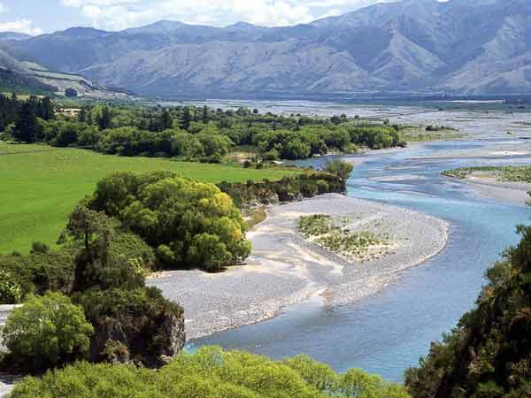 நியூஸிலாந்து முதலிடம் நியூஸிலாந்து முதலிடம்