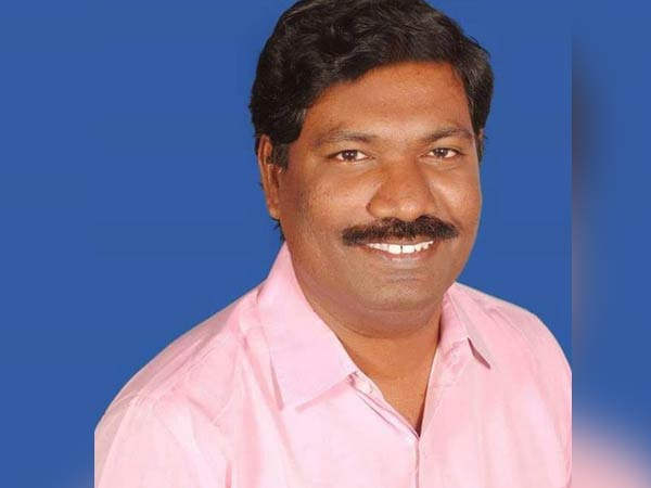 Driver of murdered railway staff Puthiyavan surrendered before police Driver of murdered railway staff Puthiyavan surrendered before police