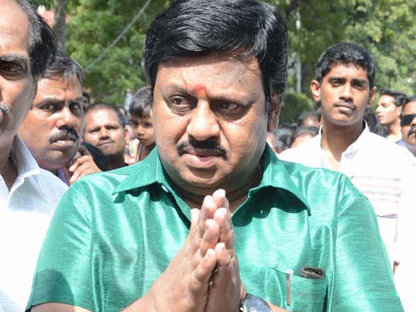 ஓபிஎஸ்க்கு ஆதரவு சொன்ன ராமராஜன் 