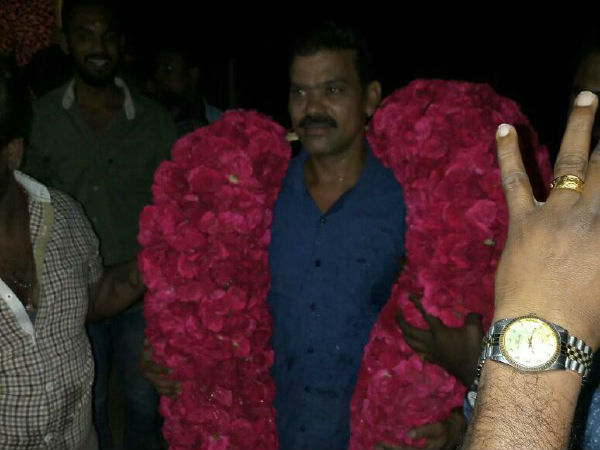 சொந்த ஊருக்கு சென்ற பினு 