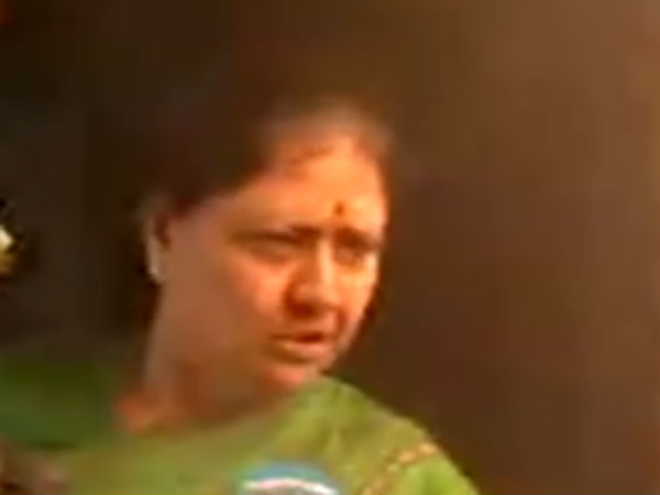 சசிகலாவின் முகபாவனைகள் 