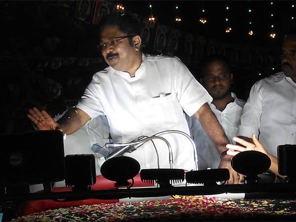 கமலை மக்கள் புறக்கணிப்பார்கள் 