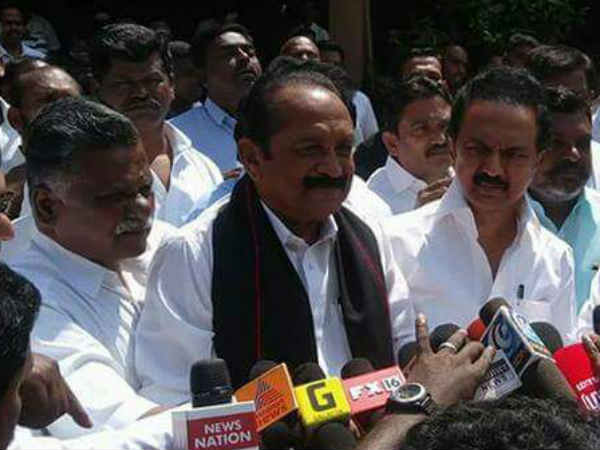 முரசொலி விழாவில் பங்கேற்ற வைகோ முரசொலி விழாவில் பங்கேற்ற வைகோ