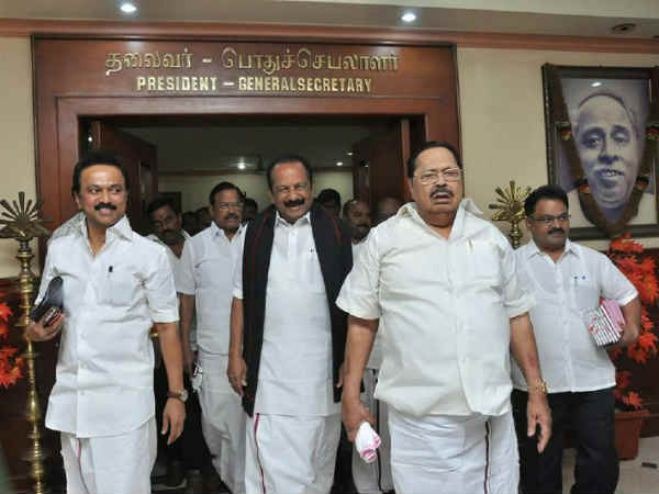 சந்தோஷத்துடன் செல்கிறேன் சந்தோஷத்துடன் செல்கிறேன்