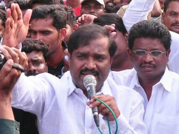  மிரட்டிய மருத்துவர் 