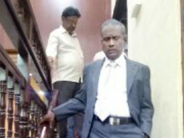 மயங்கினார் ஜெ மயங்கினார் ஜெ