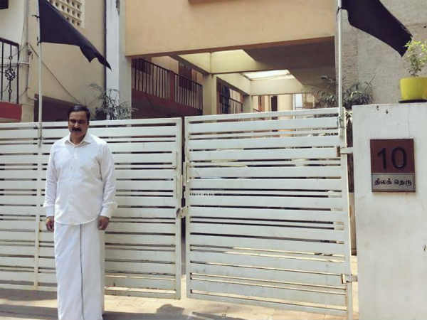 1000 கிராமங்களில் கருப்பு கொடி 1000 கிராமங்களில் கருப்பு கொடி