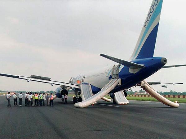 இன்ஜினில் கோளாறு 