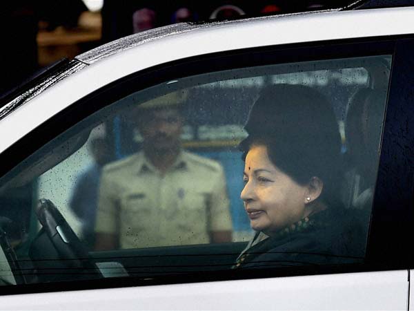 காரில் சென்றேன் 