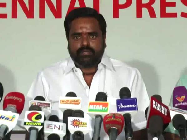 காப்பாற்றுங்கள் என வேண்டுகோள் 