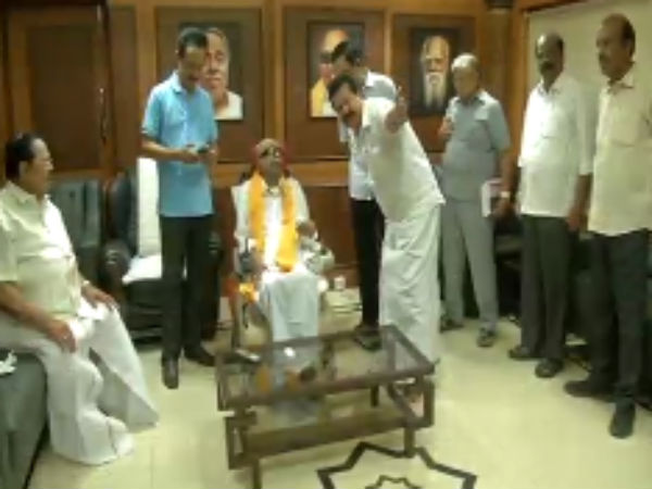 கருணாநிதி கிரிக்கெட் 