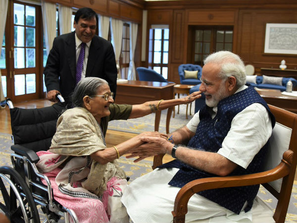 Shrabati Devi who tied rakhi to Narendra Modi, has passed away in her home 